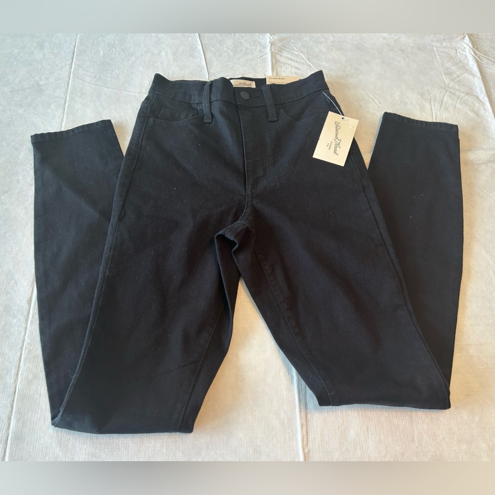 Universal Thread Black High-Rise Skinny Jeans - Slim Fit - Picture 4 of 8